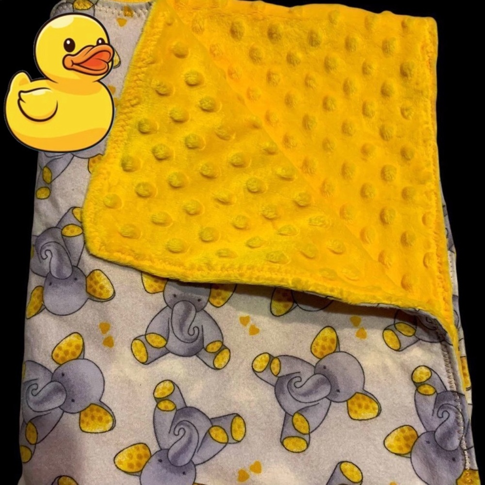 🐘brand NEW—-Handmade Baby Blanket💛